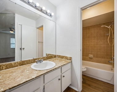 768 Memorial Mews Street - Photo Thumbnail 7