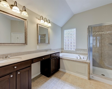 13751 Crested Iris Drive - Photo Thumbnail 12