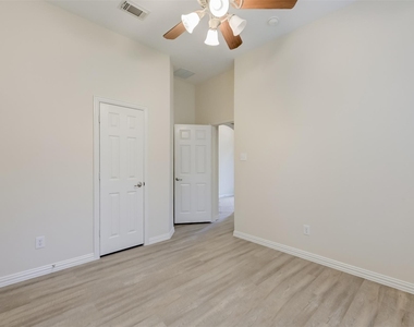 13751 Crested Iris Drive - Photo Thumbnail 17