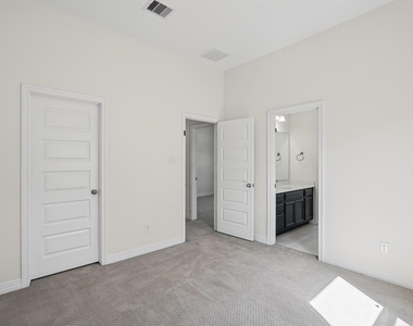 10467 Lake Palmetto Drive - Photo Thumbnail 23