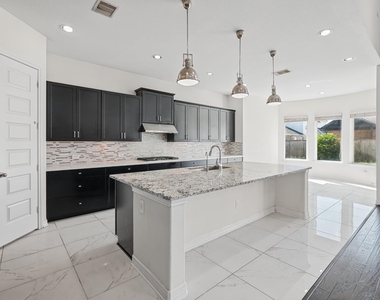 10467 Lake Palmetto Drive - Photo Thumbnail 12