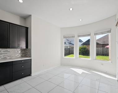 10467 Lake Palmetto Drive - Photo Thumbnail 16