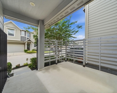 10009 Granary Drive - Photo Thumbnail 13