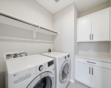 10009 Granary Drive - Photo Thumbnail 12