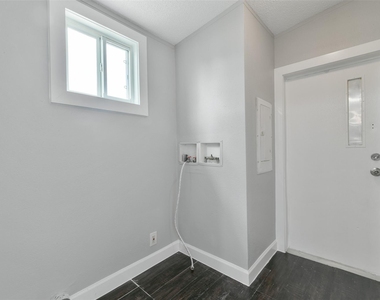 2431 Bay Oaks Harbor Drive - Photo Thumbnail 26