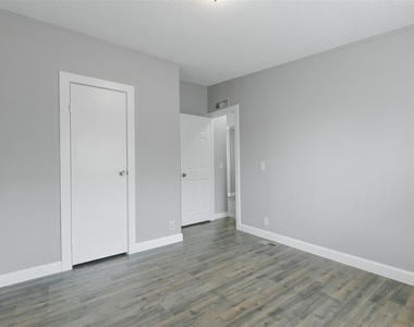 2431 Bay Oaks Harbor Drive - Photo Thumbnail 22