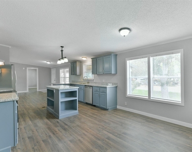 2431 Bay Oaks Harbor Drive - Photo Thumbnail 10