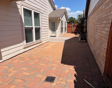 2430 Planters Row - Photo Thumbnail 19