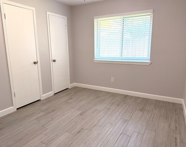 2430 Planters Row - Photo Thumbnail 11