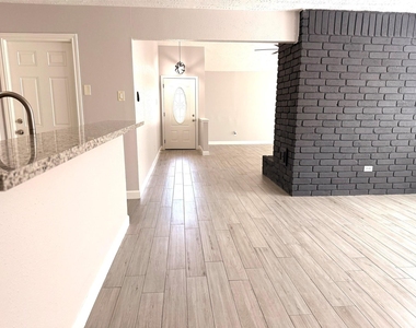 2430 Planters Row - Photo Thumbnail 6