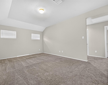 2330 Georgina Falls Drive - Photo Thumbnail 21