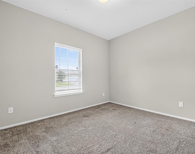 2330 Georgina Falls Drive - Photo Thumbnail 11