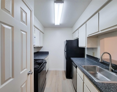 5711 Sugar Hill Drive - Photo Thumbnail 13