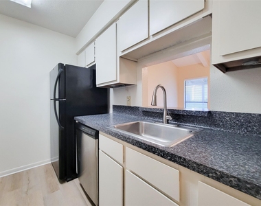5711 Sugar Hill Drive - Photo Thumbnail 14