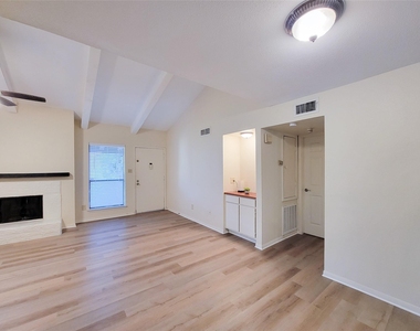 5711 Sugar Hill Drive - Photo Thumbnail 10
