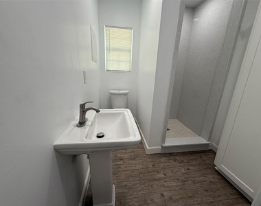 7514 Avenue H - Photo Thumbnail 17
