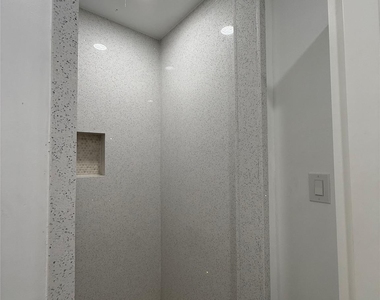 7514 Avenue H - Photo Thumbnail 16