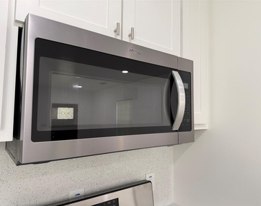 7514 Avenue H - Photo Thumbnail 13