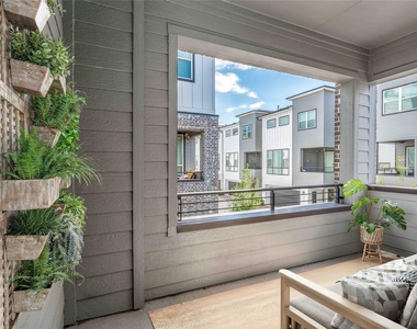 2471 W 11th Street - Photo Thumbnail 12