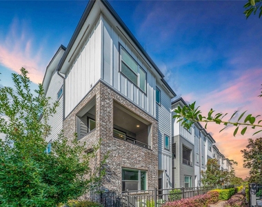 2471 W 11th Street - Photo Thumbnail 1