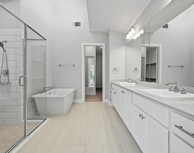 15822 Pilot Knob Dr Drive - Photo Thumbnail 22