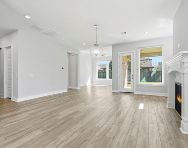 15822 Pilot Knob Dr Drive - Photo Thumbnail 9