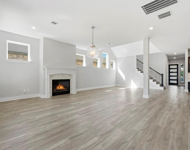 15822 Pilot Knob Dr Drive - Photo Thumbnail 10