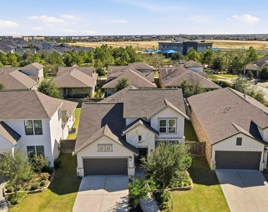 15822 Pilot Knob Dr Drive - Photo Thumbnail 34