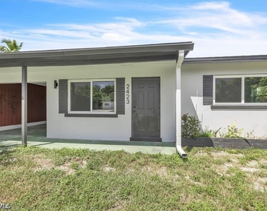 2423 Jeffcott Street - Photo Thumbnail 2