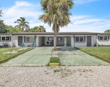 2423 Jeffcott Street - Photo Thumbnail 1