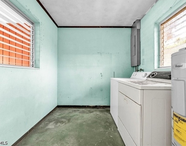 2423 Jeffcott Street - Photo Thumbnail 25