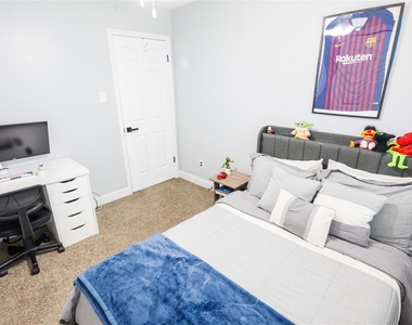 31 N Drifting Leaf Court - Photo Thumbnail 29