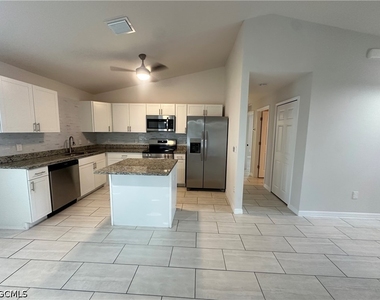 2828 Sw 2nd Lane - Photo Thumbnail 3