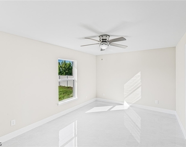 180 Peerless Street - Photo Thumbnail 7