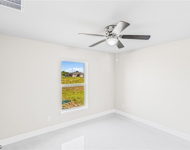 180 Peerless Street - Photo Thumbnail 9