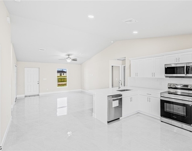 180 Peerless Street - Photo Thumbnail 4