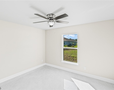 180 Peerless Street - Photo Thumbnail 11