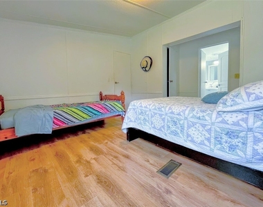 1170 Wildwood Avenue - Photo Thumbnail 13