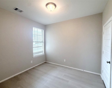 23011 True Fortune Drive - Photo Thumbnail 14