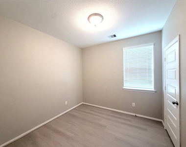 23011 True Fortune Drive - Photo Thumbnail 11