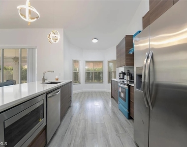 22632 Forest View Drive - Photo Thumbnail 4