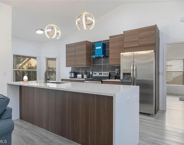 22632 Forest View Drive - Photo Thumbnail 5