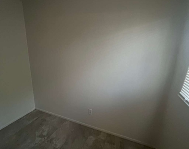 3708 Estelle Avenue - Photo Thumbnail 3