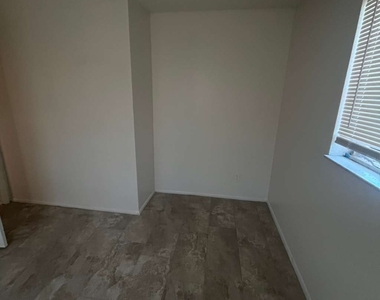 3708 Estelle Avenue - Photo Thumbnail 16
