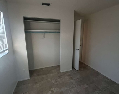 3708 Estelle Avenue - Photo Thumbnail 12