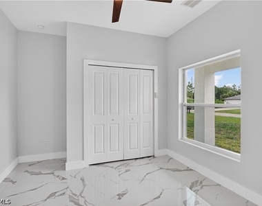 454 Mercedes Court - Photo Thumbnail 8