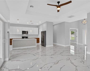 454 Mercedes Court - Photo Thumbnail 14