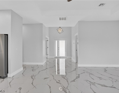 454 Mercedes Court - Photo Thumbnail 15