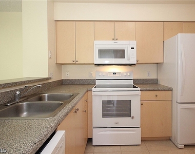 1160 Reserve Way - Photo Thumbnail 5
