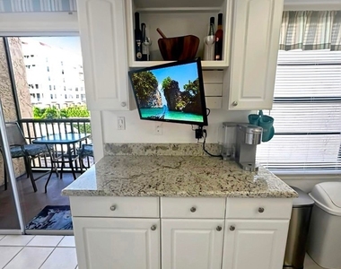 1130 Swallow Avenue - Photo Thumbnail 12
